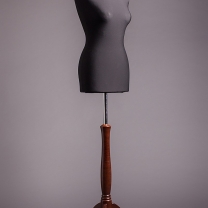 Манекен портной женский (54-56), торс чёрный, нога дерево цвет венге D-11(дер)