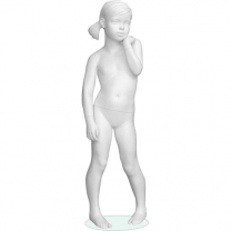 Манекен детский (девочка), скульптурный, белого цвета, для одежды в полный рост, на 4 года, стоячий прямо, левая рука поднята к лицу. MD-Peppy 17-01M